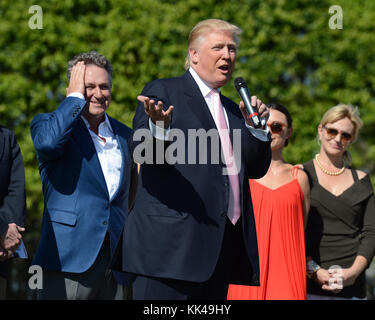 PALM BEACH, FL - JANUAR 06: Melania Trump, Barron Trump und Donald Trump nehmen am 6. Januar 2013 in Palm Beach, Florida, am 2013. Trump Invitational Grand Prix im Club Mar-a-Lago Teil. Personen: Donald Trump Stockfoto