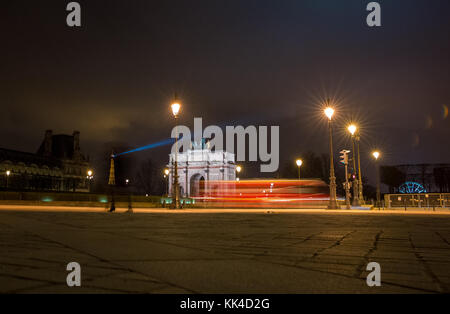 Stadt - 12/02/2013 - Die "Blaue Stunde" bei Saint-Lazare Bahnhof. - Sylvain Leser/le pictorium Stockfoto