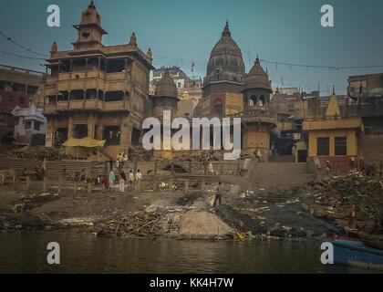 Manikarnika-Verbrennung in Varanasi - 02/12/2009 - Indien / Uttar Pradesh / Benares - Manikarnika Ghat ist einer der Ghats in Varanasi und ist am meisten bekannt für seine Hindu-Kremation. - Sylvain Leser / Le Pictorium Stockfoto