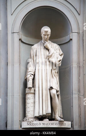 Niccolo Machiavelli Statue in der Galleria degli Uffizi im historischen Zentrum von Firenze aufgeführt sind Weltkulturerbe der UNESCO. Florenz, Toskana, Italien. 29. August Stockfoto