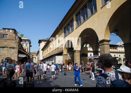 Corridoio Vasariano (Vasari Korridor) auf der Ponte Vecchio (Alte Brücke) im historischen Zentrum von Firenze aufgeführt sind Weltkulturerbe der UNESCO. Firenze, Toskana, I Stockfoto