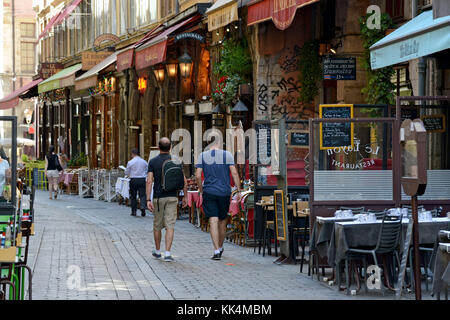 Lyon (Frankreich): Restaurants in der Straße "rue Merciere'. Stockfoto