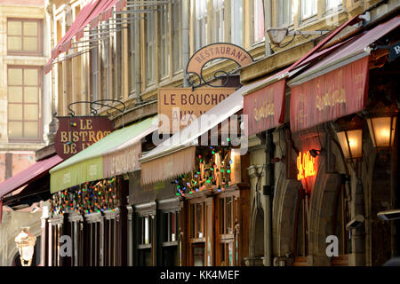 Lyon (Frankreich): Jalousien von Restaurants in der Straße "rue Merciere'. Stockfoto