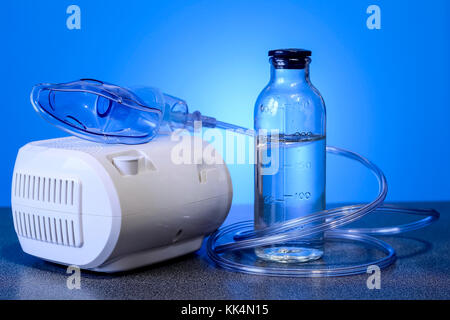 Medizinische Zerstäuber für die Behandlung von Bronchitis. Kamera gege Stockfoto