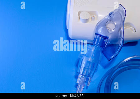 Medizinische Zerstäuber für die Behandlung von Bronchitis. Kamera gege Stockfoto