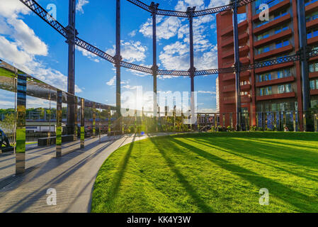 London, Großbritannien - 23 September: Dies ist der gasholders Park, einen neuen Park mit zeitgenössischer Architektur am 23. September 2017 in London. Stockfoto