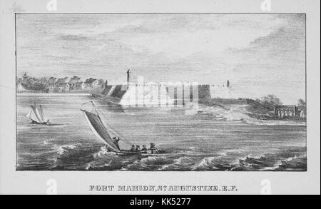 Gravur von Schiffen, die an Fort Marion, auch bekannt als Castillo de San Marcos, der ältesten gemauerten Festung im amerikanischen Kontinent, Saint Augustine, Florida, 1800 vorbeisegeln. Aus der New York Public Library. Stockfoto