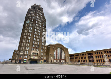 Buffalo Central Terminal ist ein ehemaliger Bahnhof in Buffalo, New York. Das 17-stöckige Art déco-Stil der Station aktiv war von 1929 bis 1979. Stockfoto