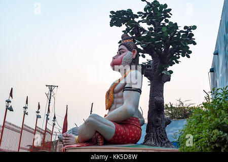 Big hanuman Statue in indischen Straße Stockfoto