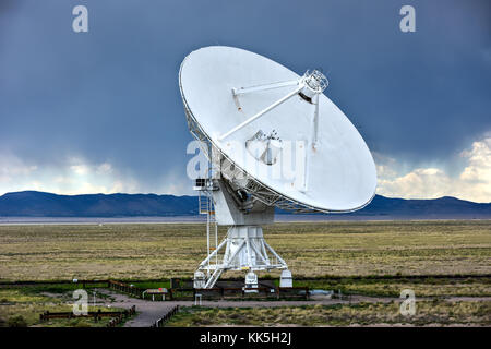 Der Karl g. jansky sehr große Reihe (VLA) ist ein Radio Astronomy Observatory auf den Ebenen von San Agustin in New Mexico entfernt. Stockfoto