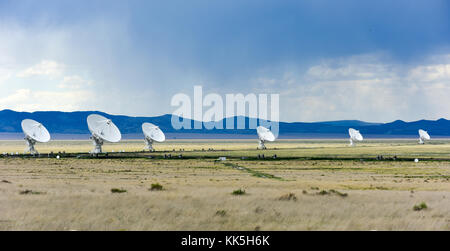 Der Karl g. jansky sehr große Reihe (VLA) ist ein Radio Astronomy Observatory auf den Ebenen von San Agustin in New Mexico entfernt. Stockfoto