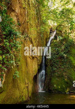 Cachoeira Indiana Jones, Wasserfall in Boa esperanca de Cima in der Nähe von lumiar, Nova Friburgo Gemeinde, Bundesstaat Rio de Janeiro, Brasilien Stockfoto