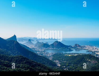 Stadtbild von der Tijuca Wald Nationalpark gesehen, Rio de Janeiro, Brasilien Stockfoto