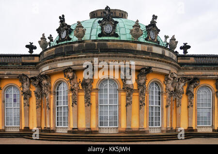 Potsdam, Deutschland - 13 November 2010: Schloss Sanssouci in Potsdam. Es gilt als die letzte große Preußische zu barocken Palast. Stockfoto