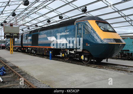 Zwei Klasse 43 Power Fahrzeuge aus einer Inter City 125 an das National Railway Museum, York, England Stockfoto