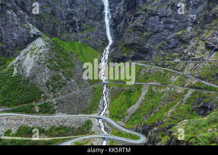 Trollstigen, Troll's Fußweg, serpentine Mountain Road in Norwegen Stockfoto