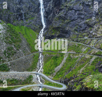 Trollstigen, Troll's Fußweg, serpentine Mountain Road in Norwegen Stockfoto