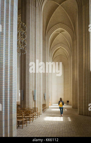 Dänemark, Kopenhagen - 22. Juni 2015. Das Innere der Grundtvig-Kirche in Kopenhagen. Stockfoto