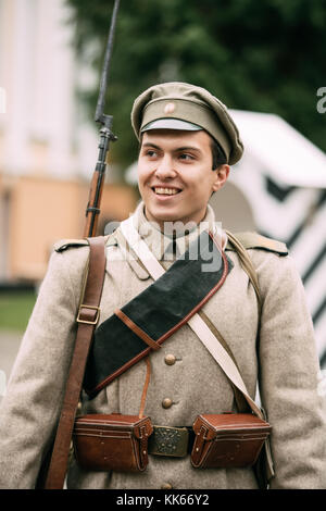 Gomel, Belarus - November 26, 2017: Feier für das Jahrhundert der Oktoberrevolution. reenactor in Form von weißen guard Soldaten der kaiserlichen Russi Stockfoto