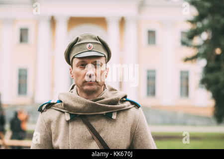 Gomel, Belarus - November 26, 2017: Feier für das Jahrhundert der Oktoberrevolution. reenactor in Form von weißen guard Soldaten der kaiserlichen Russi Stockfoto