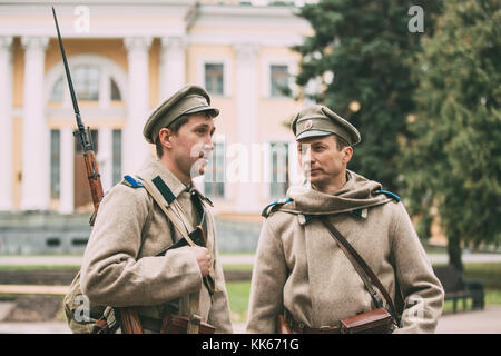 Gomel, Belarus - November 26, 2017: Feier für das Jahrhundert der Oktoberrevolution. reenactors in Form von weißen guard Soldaten der kaiserlichen Russ Stockfoto