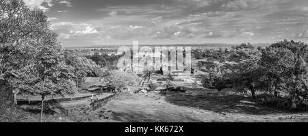 Anbetung Pavillon Ruinen: Norden und Süden Palace, Nandi, Pavillon und Baray, vor - längst vergangene angkorianische Khmer Hindu Tempel Landschaft von Wat Phou, Champasak, Laos Stockfoto