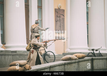 Gomel, Belarus - November 26, 2017: Feier für das Jahrhundert der Oktoberrevolution. reenactors in Form von weißen guard Soldaten der kaiserlichen Russ Stockfoto