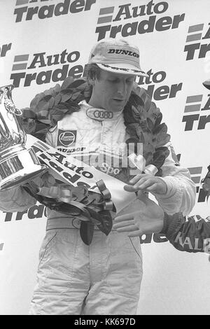 Frank Biela auf dem Podium, 1996 British Touring Car Championship runde Öffnung, Donington Park 8. April. Stockfoto