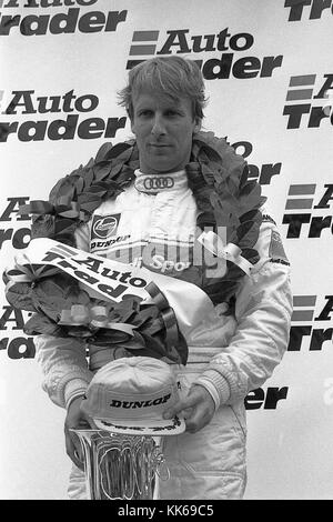 Frank Biela auf dem Podium, 1996 British Touring Car Championship runde Öffnung, Donington Park 8. April. Stockfoto