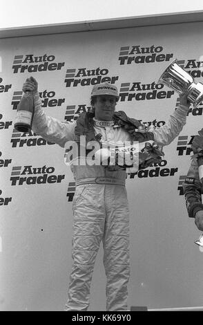 Frank Biela auf dem Podium, 1996 British Touring Car Championship runde Öffnung, Donington Park 8. April. Stockfoto