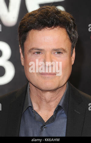 Donny Osmond ist Zeichen Kopien von seinem neuen Album, der Soundtrack meines Lebens, bei HMV Oxford Street in London. 12. November 2014 © Paul Treadway Stockfoto