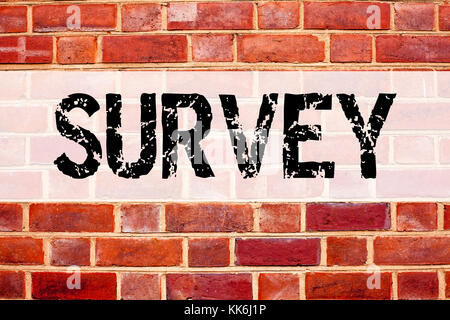 Konzeptionelle Ankündigung Text Inspiration zur Umfrage. Business Concept for Opinion Feedback Research Concept auf alten Background geschrieben Stockfoto