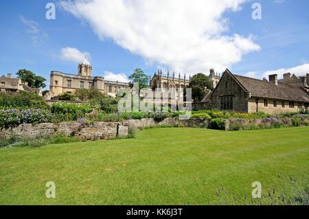 Ansicht des Christ Church College und Kathedrale aus dem Memorial Gardens, Oxford, Oxfordshire, England, UK, Westeuropa gesehen. Stockfoto