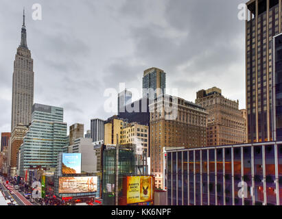 New York City - 22. Oktober 2016: Midtown Manhattan Wolkenkratzer um Pennsylvania Station und Madison Square Garden in New York City. Stockfoto