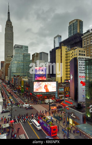 New York City - 22. Oktober 2016: Midtown Manhattan Wolkenkratzer um Pennsylvania Station und Madison Square Garden in New York City. Stockfoto