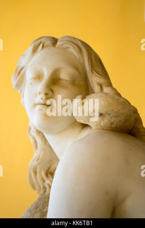 Aphrodite Skulptur mit einer Gans in das Achilleion auf Korfu. Stockfoto