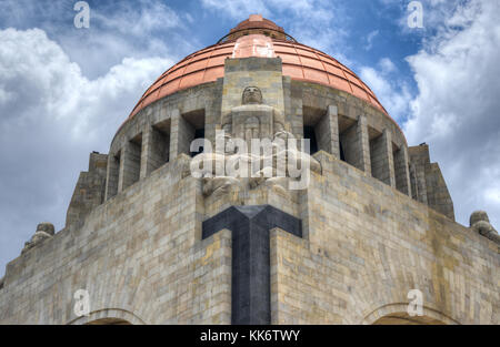 Skulpturen der Denkmal für die mexikanische Revolution (Monumento a la Revolucion mexicana). in Platz der Republik in Mexiko City im Jahr 1936 erbaut. Stockfoto