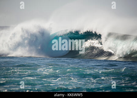 Bricht dann entlang der Küste der Insel Lanzarote Stockfoto