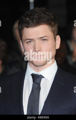 Taron Egerton besucht die Galavorstellung von Testament der Jugend im Odeon Leicester Square in London. 14. Oktober 2014 © Paul Treadway Stockfoto