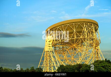 Radioteleskop Jodrell Bank Lovell, in der Nähe von Macclesfield, Cheshire, England Stockfoto