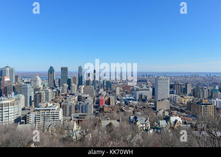 Skyline von Montreal aus kondiaronk Belvedere/Mont - Royal im Winter Stockfoto