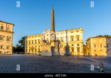 Obelisk und Brunnen von Castor und Pollux, del Quirinale in Rom, Italien. Stockfoto