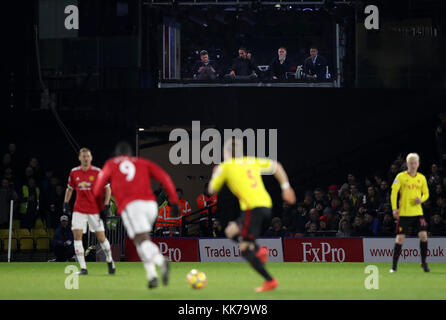 BT Sport Moderator Jake Humphrey (L-R) neben Experten Rio Ferdinand, Paul Scholes und Jermaine Jenas wach das Spiel aus dem TV-Studio während der Premier League Match an der Vicarage Road, Watford. Stockfoto