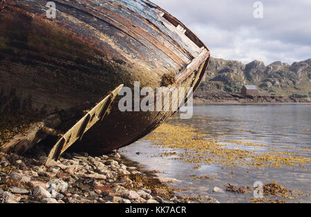 Schiffbruch Schiff am Strand an der unteren Diabaig, Schottland Stockfoto