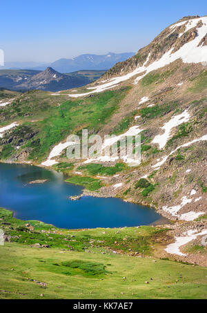 Gardner See, beartooth Pass. Gipfel der beartooth Mountains, Shoshone National Forest, Wyoming, USA. vertikale Layout. Stockfoto