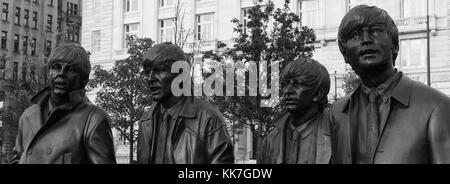 Beatles Statue von Waterfront, Pier Head, Liverpool, England, UK Stockfoto