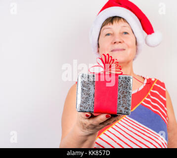 Oma Weihnachtsgeschenk Stockfoto