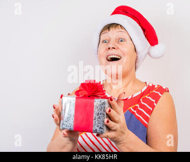 Oma Weihnachtsgeschenk Stockfoto