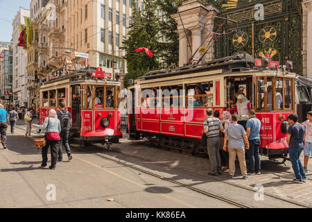 Straßenbahn-Fahrzeuge für den öffentlichen Nahverkehr in Istanbul, Türkei verwendet. Stockfoto