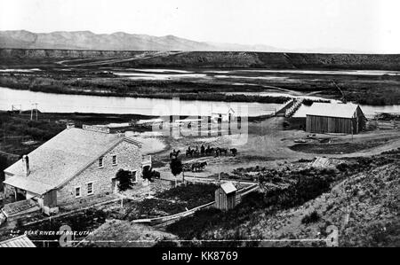 Bear River Hotel und Bear River Brücke an der Kreuzung auf der Linie des Alten Stage Line von Ogden zu Montana (in Utah County, Utah gelegen). Bild mit freundlicher Genehmigung durch USGS, 2014. Stockfoto